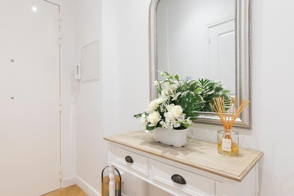 Ferienwohnung Promenade, 2Pieces Chic Et Clim Avec Terrasse Nizza Exterior foto